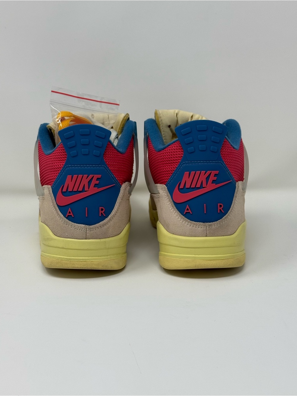 Size 8- Air Jordan 4 Retro Union Guava Ice DC9533-800 - Picture 5 of 6
